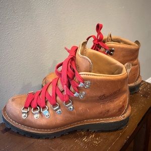Danner Mountain Light Cascade w-7 Made in Portland